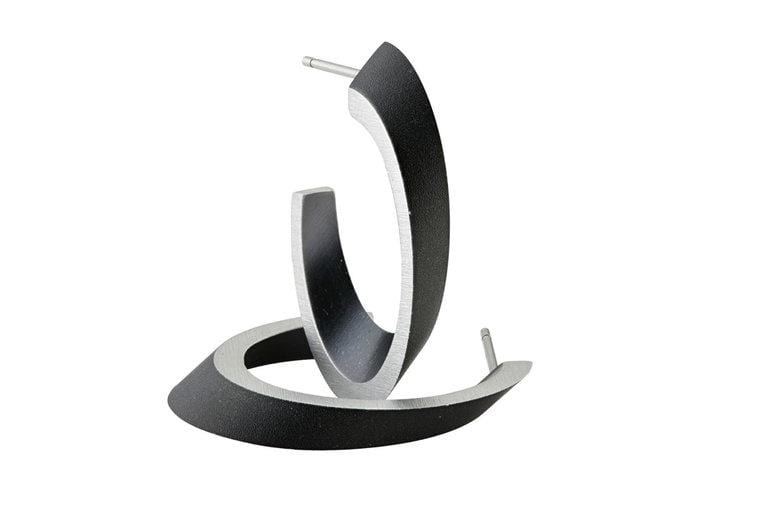 Ovale Creolen-Ohrstecker OLIVIA in Schwarz | handgefertigt | CLIC by Suzanne